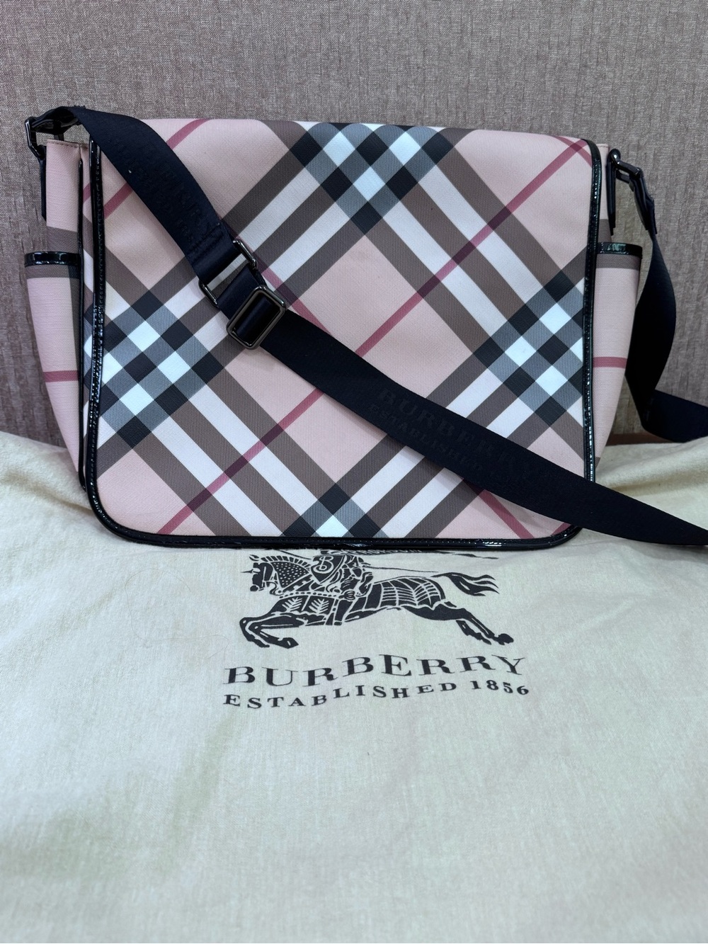 Burberry Check Messenger/diaper Bag